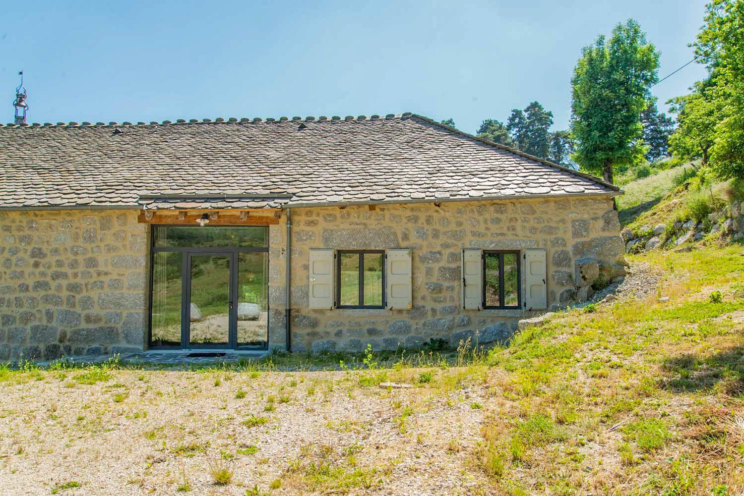 Gite De La Grange - Domaine De Coulagnettes Serverette Exterior foto